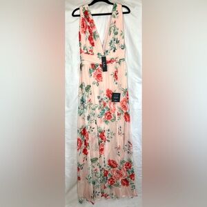 Lulu’s Flowy Floral Dress Size Small NWT